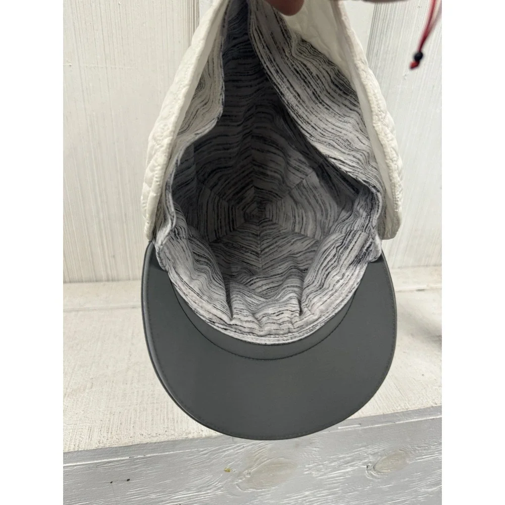 Lululemon Down For A Run Hat Ear Flaps Gray Size Medium/Large